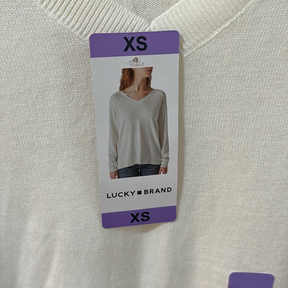 Lucky Brand Women’s V neck - Picture 3 of 4